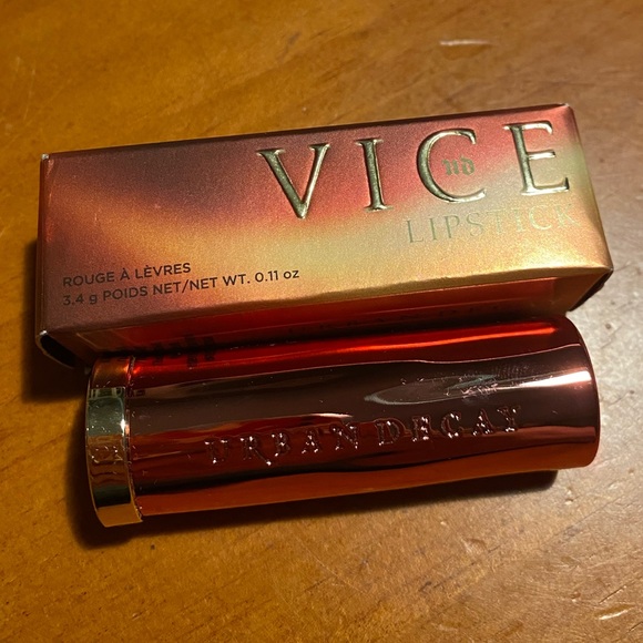 Urban Decay Vice Lipstick Heat ๐ - Picture 8 of 16